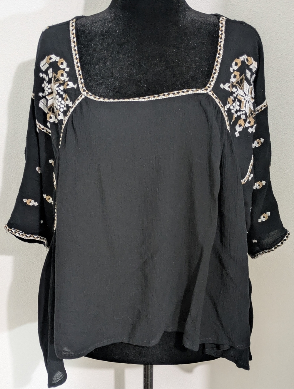 Curations blouse top black Size 2X embroidered Boho hippie festival Loose Fit